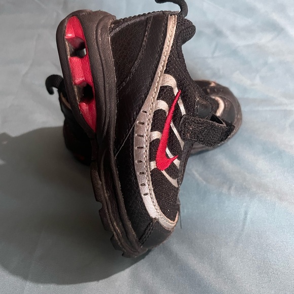 Baby Nike sneakers - Picture 2 of 4